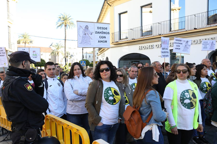 Fotos: Más de 1.200 personas se concentran en Mérida contra la mina de uranio en la región