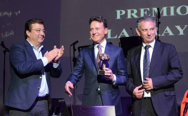 Matías Prats recoge el premio Santiago Castelo.