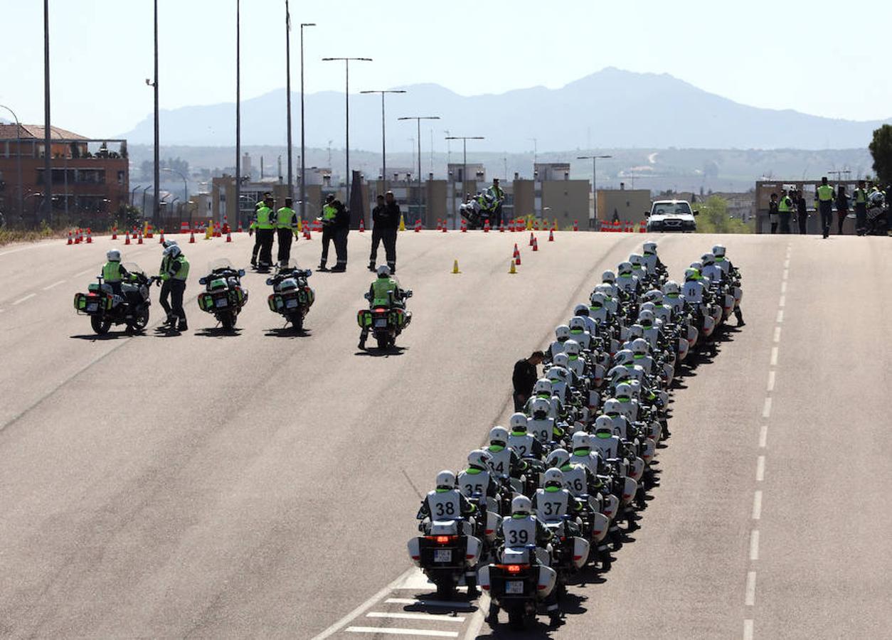 Agentes motoristas de toda España se examinan en la Escuela de Tráfico para escoltar a los ciclistas en la Vuelta