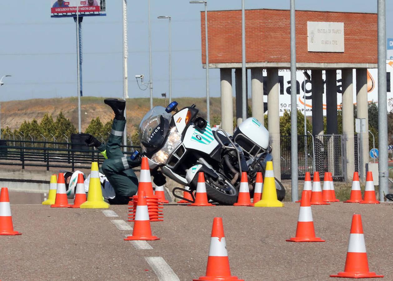 Agentes motoristas de toda España se examinan en la Escuela de Tráfico para escoltar a los ciclistas en la Vuelta