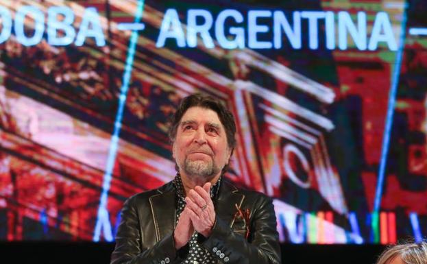 El cantante Joaquín Sabína participa en el Congreso de la Lengua Española en Córdoba (Argentina).