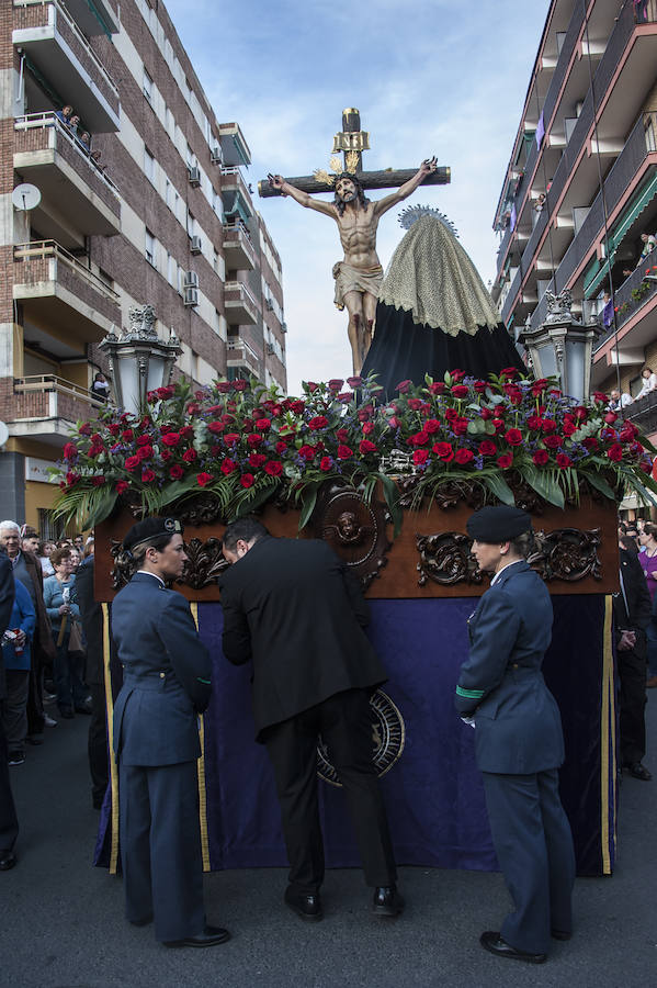 Fotos: Miles de pacenses se echan a la calle para seguir los pasos de la Espina