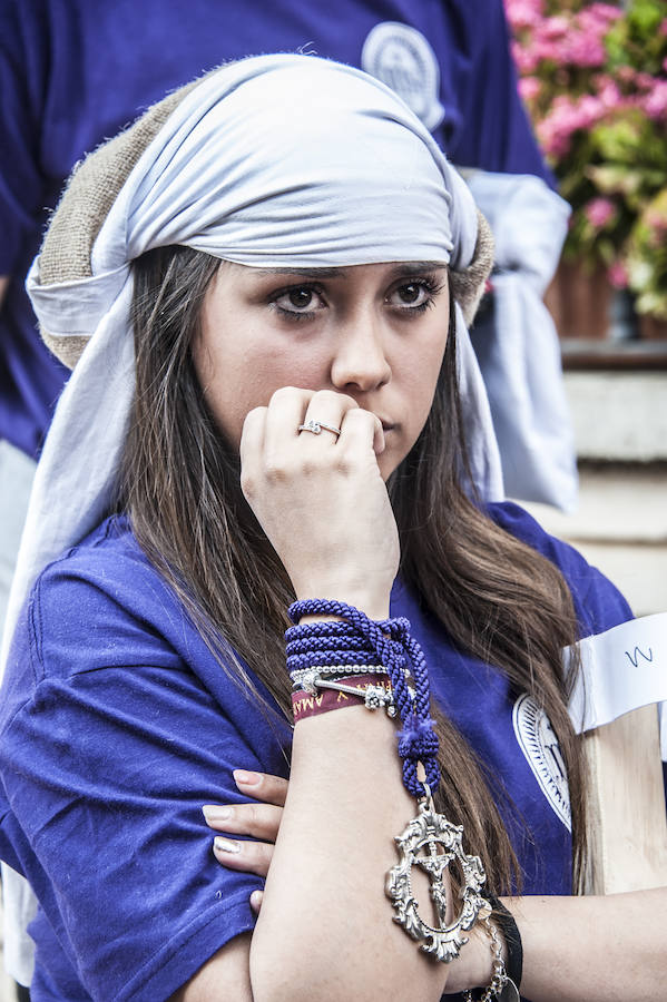 Fotos: Miles de pacenses se echan a la calle para seguir los pasos de la Espina