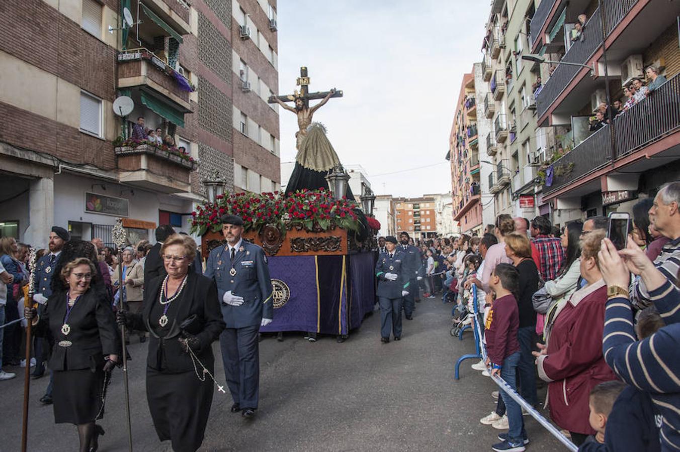 Fotos: Miles de pacenses se echan a la calle para seguir los pasos de la Espina