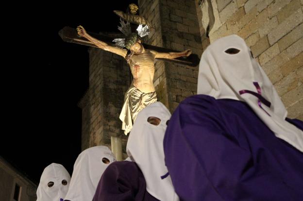 Cristo de la Agonía, que si el tiempo lo permite, desfilará hoy por las calles de la ciudad. :: hoy