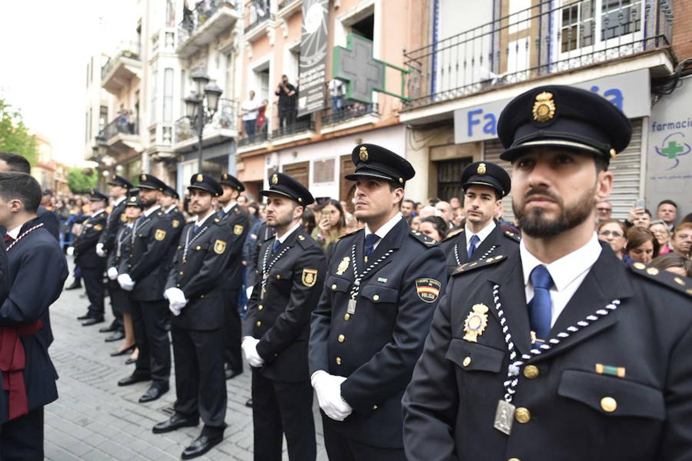 Fotos: La procesión del Ecce-Homo y la Soledad en Badajoz se vio alterada por la lluvia