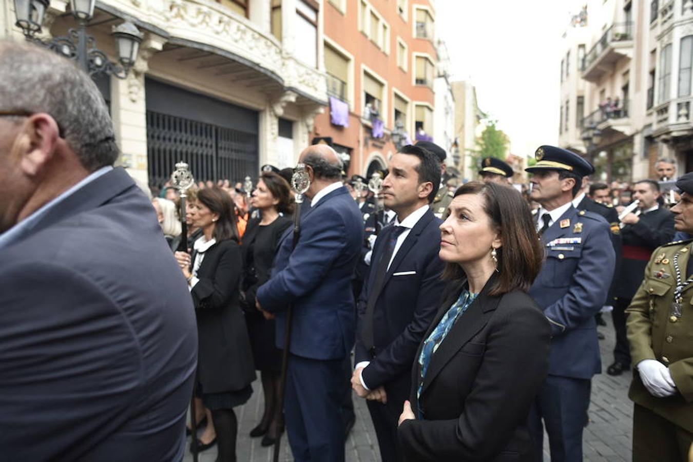 Fotos: La procesión del Ecce-Homo y la Soledad en Badajoz se vio alterada por la lluvia