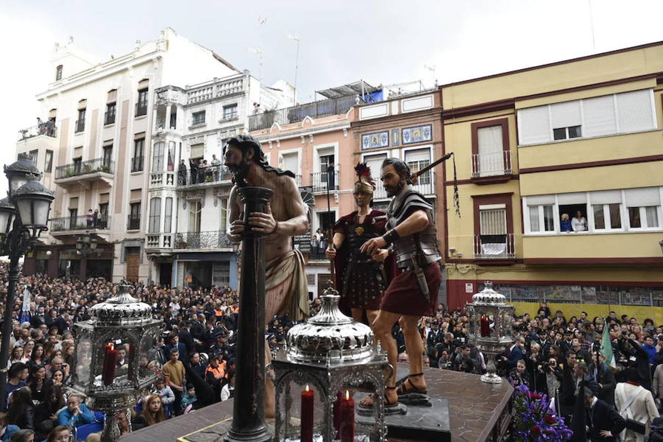 Fotos: La procesión del Ecce-Homo y la Soledad en Badajoz se vio alterada por la lluvia