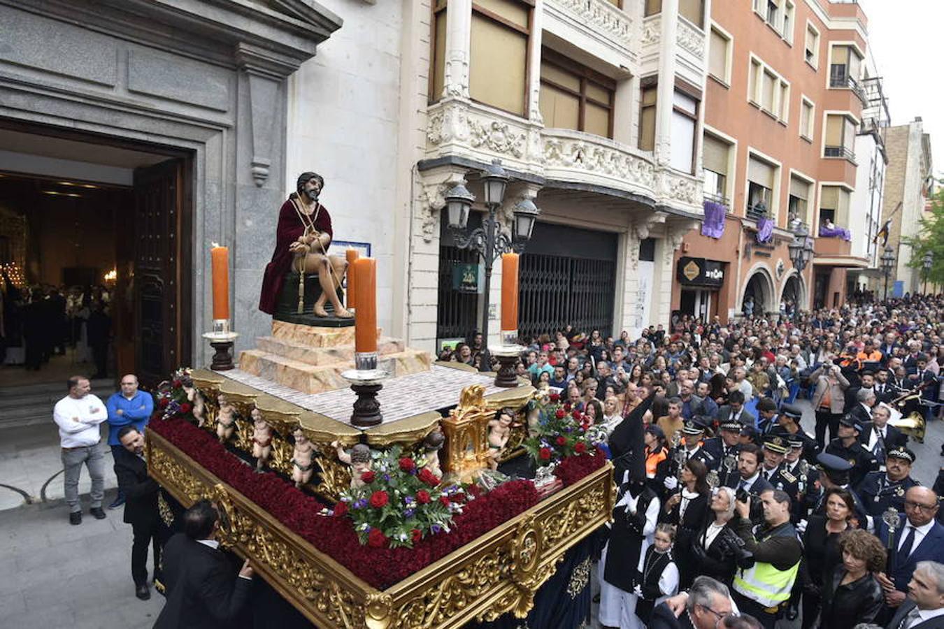 Fotos: La procesión del Ecce-Homo y la Soledad en Badajoz se vio alterada por la lluvia