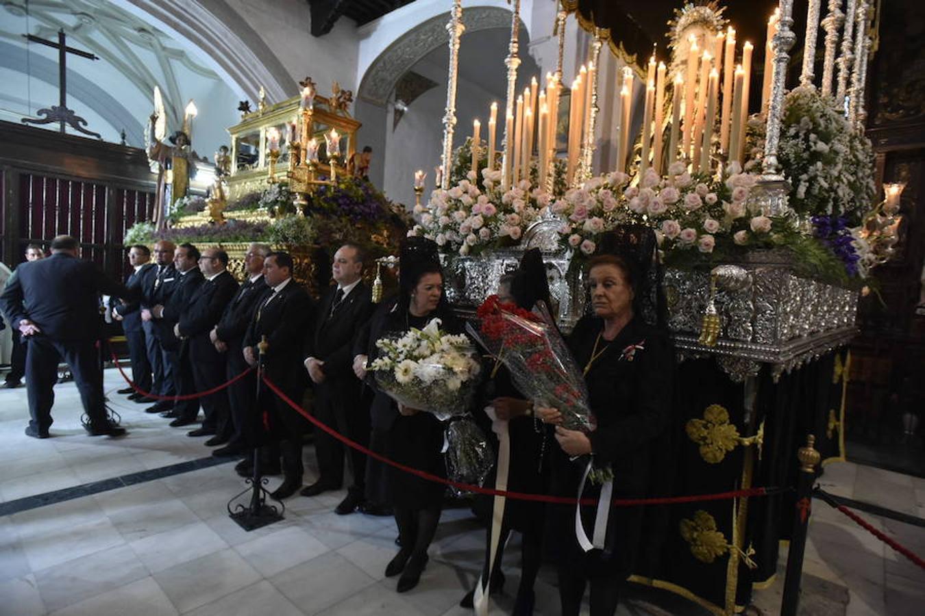 Fotos: Viernes Santo en Badajoz: La lluvia impide la salida del Santo Entierro