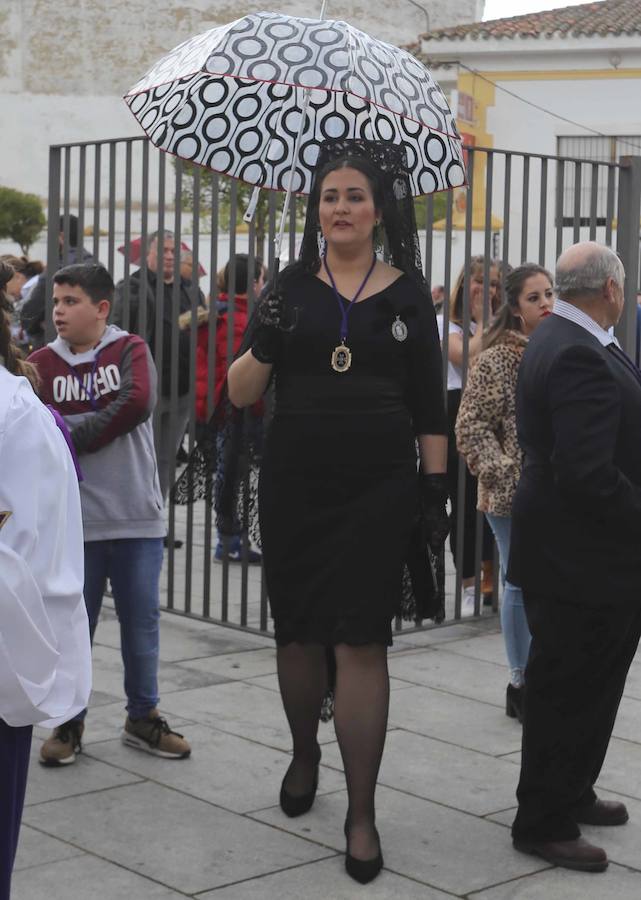 El Santo Entierro ha tenido que suspenderse por la lluvia.