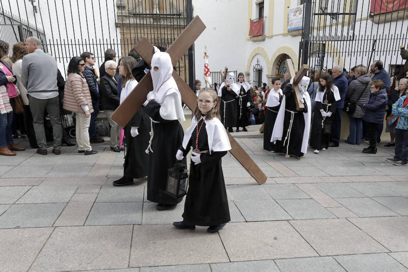 Fotos: Viernes Santo en Cáceres: Procesión de los Estudiantes