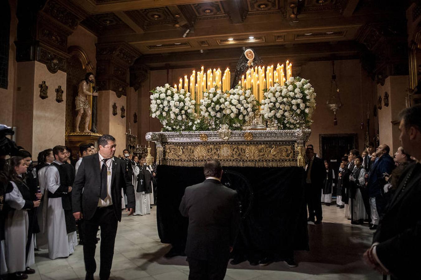 Fotos: Viernes Santo en Badajoz: La Patrona no pudo desfilar al suspenderse la procesión del rosario
