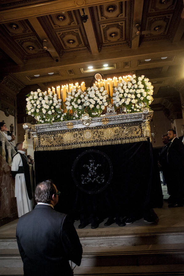 Fotos: Viernes Santo en Badajoz: La Patrona no pudo desfilar al suspenderse la procesión del rosario