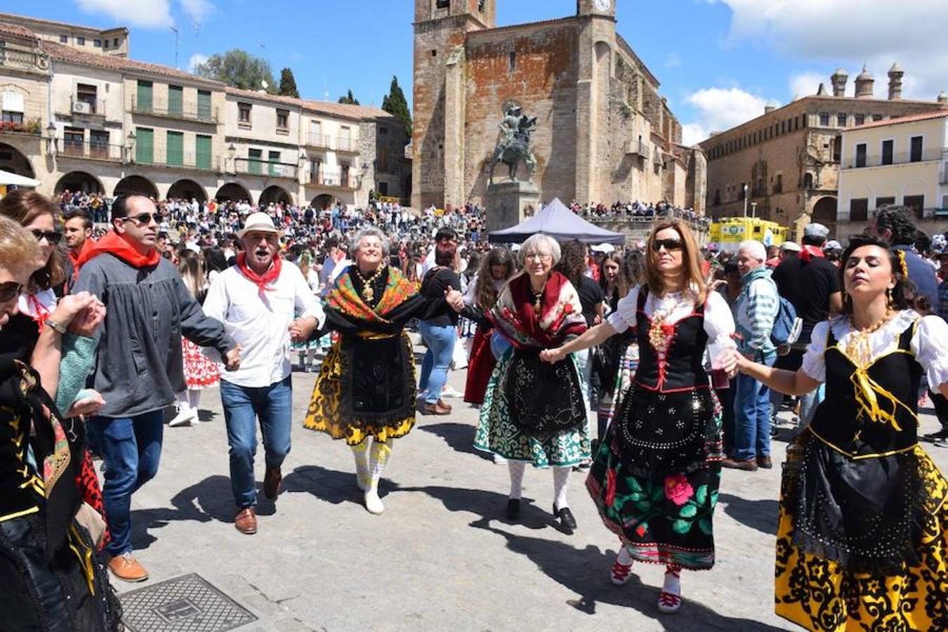 Fotos: El Chíviri congrega a 12.000 personas