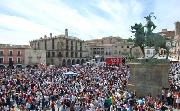 Miles de personas se juntarán en la plaza Mayor de Trujillo para celebrar el Chíviri