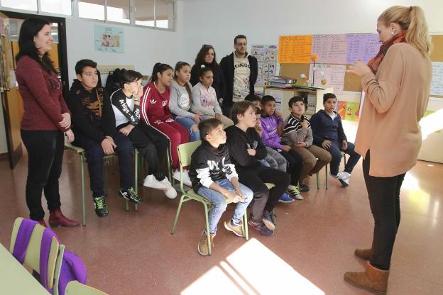 Una actividad en el colegio Antonio Machado. :: j. m. romero