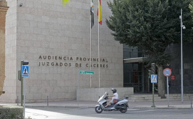 Una empresa de Cáceres debe pagar 3.000 euros y readmitir a un repartidor despedido