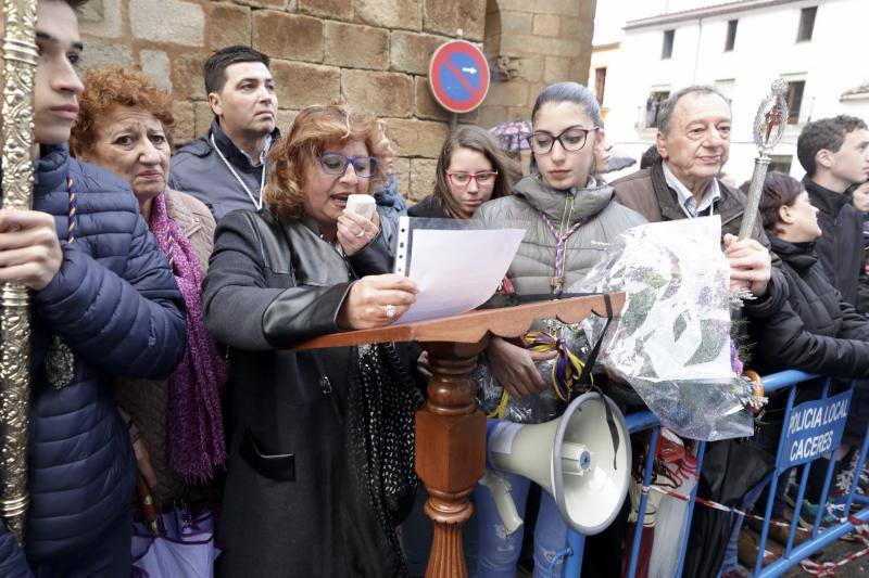 La bajada de la patrona de Cáceres se sobrepone al mal tiempo en su primer año de interés regional