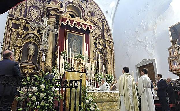 Momento del canto del «Himno de la coronación»