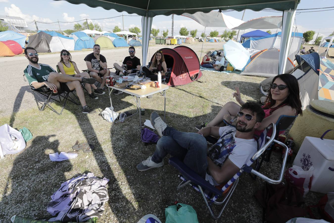 El plato fuerte de la jornada inaugural fue el regreso a los escenarios de Marea, que ha iniciado en Cáceres la gira de presentación de su último trabajo, 'El Azogue'. El líder y vocalista de la banda, Kutxhi Romero, destacó en una rueda de prensa previa al concierto el buen estado de salud del rock.