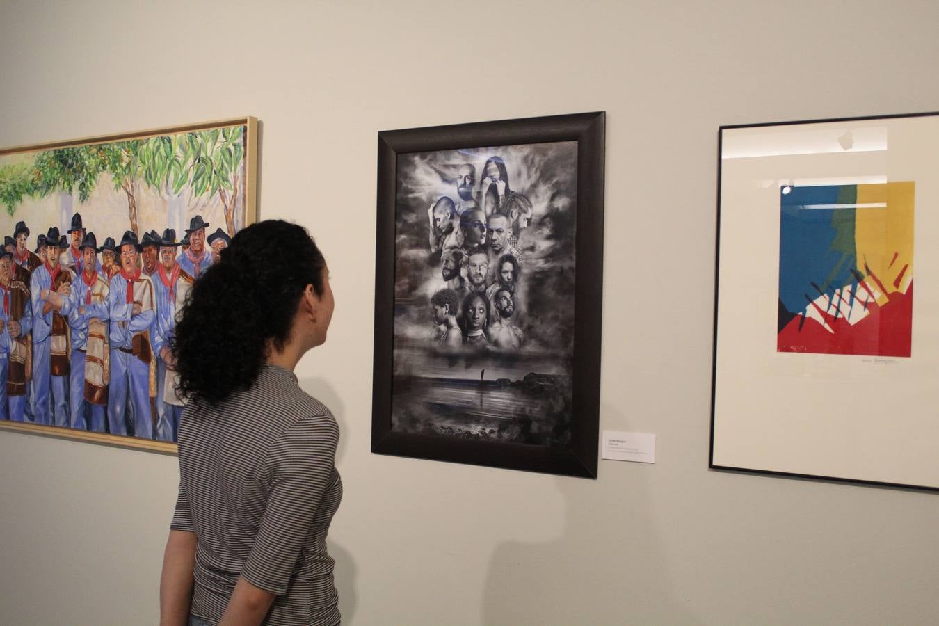 Organizada y comisariada por la Asociación de Vecinos del Casco Antiguo de Badajoz, la exposición que cada año acoge la Sala Vaquero Poblador de la Diputación de con motivo de las fiestas patronales del barrio, reúne en esta ocasión a 39 artistas relacionados de algún modo la zona intramuros de la capital pacense. La exposición se compone de pintura, fotografía, escultura, collage e instalaciones. Varios de los artistas son ya reconocidos y avalados por la crítica, mientras que otros, en general más jóvenes, buscan su sitio en el mundo del Arte y encuentran una oportunidad para exponer y dar a conocer su obra en la Sala Vaquero Poblador. Se puede visitar hasta el 11 de mayo.