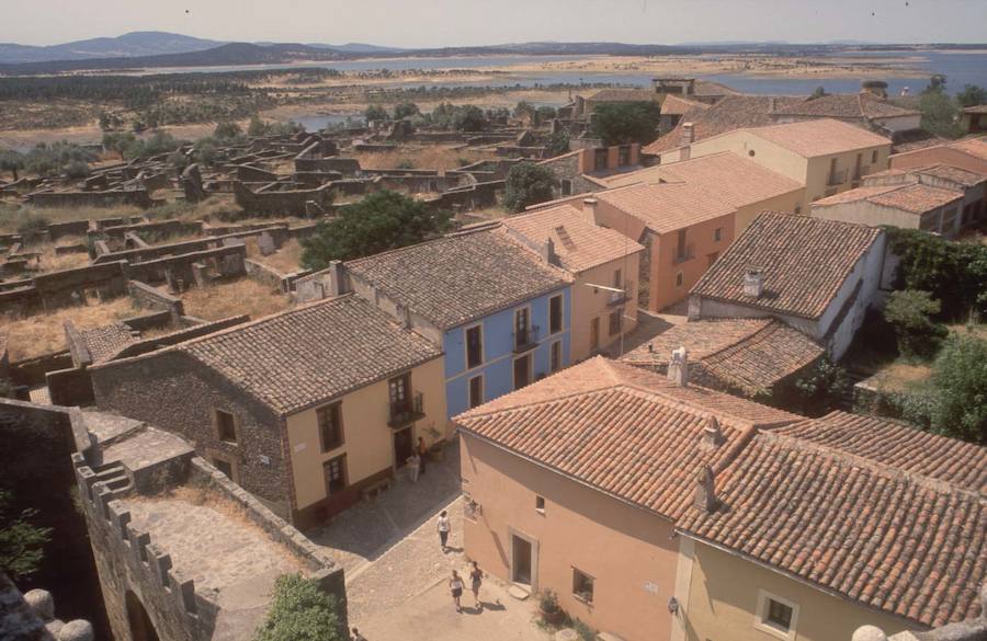 Granadilla. En 1980 fue declarado conjunto histórico-artístico y en 1984 entró en el Programa de Recuperación de Pueblos Abandonados.