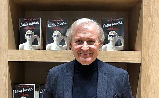 Conferencia de Emilio del Río en Cáceres, dentro de Aula HOY