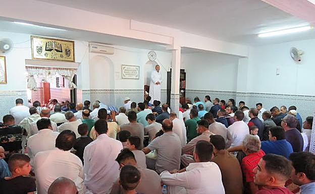 Arranque del Ramadán en la mezquita pacense.: HOY