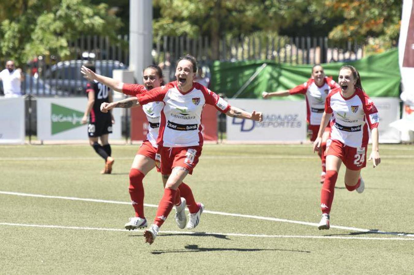 El Santa Teresa gana 1-0 al Tacón en El Vivero y afronta la vuelta de la final por el ascenso a la Liga Iberdrola con ventaja