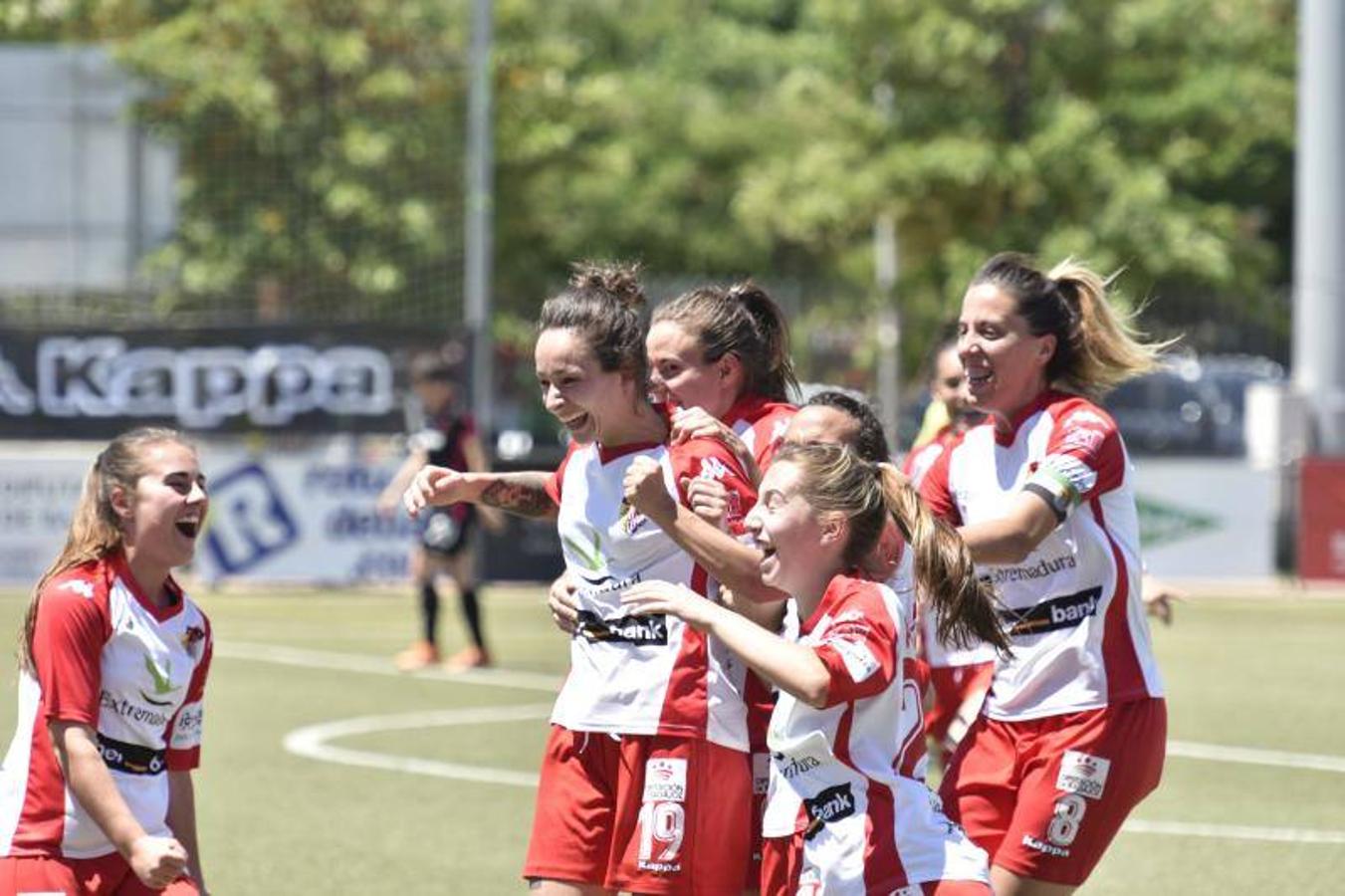 El Santa Teresa gana 1-0 al Tacón en El Vivero y afronta la vuelta de la final por el ascenso a la Liga Iberdrola con ventaja