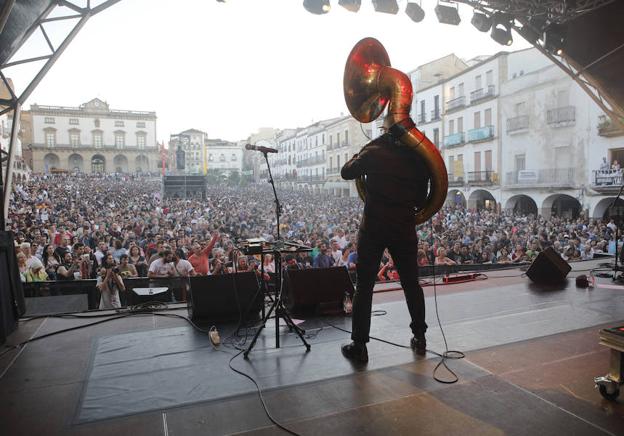 Miles de personas disfrutaron de uno de los mejores festivales Womad de Cáceres