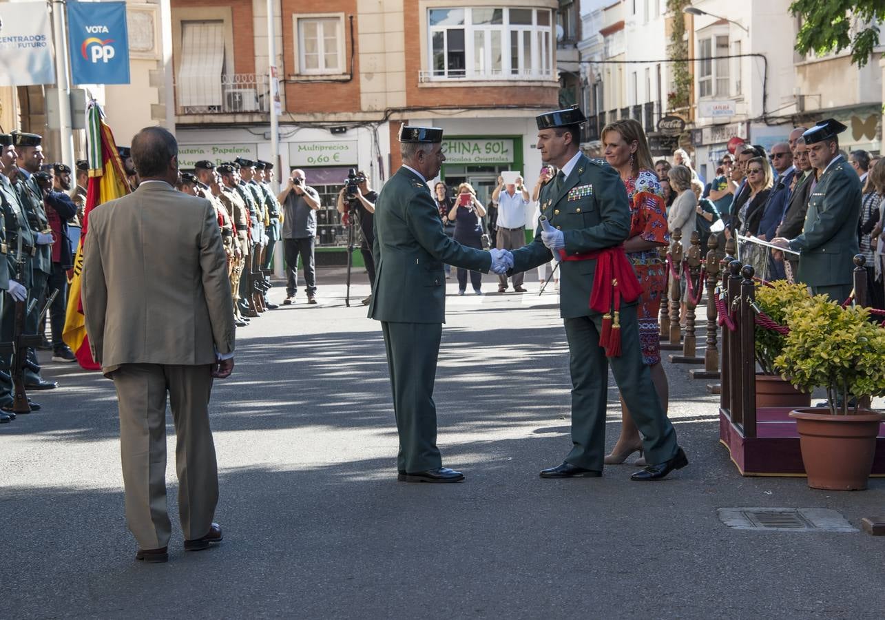 La delegada del Gobierno en Extremadura, Yolanda García Seco ha asistido a los actos de celebración del 175 aniversario de la creación del cuerpo celebrado en Badajoz. La delegada ha subrayado el compromiso moral de los trabajadores reflejado en la llamada «Cartilla de la Guardia Civil», de la que resalta la importancia que en la misma se hace al honor en el ejercicio de sus funciones. García Seco ha explicado que la primera actuación registrada en la historia de la Guardia Civil fue impedir un asalto a la diligencia de Extremadura en Navalcarnero, en septiembre de 1844.