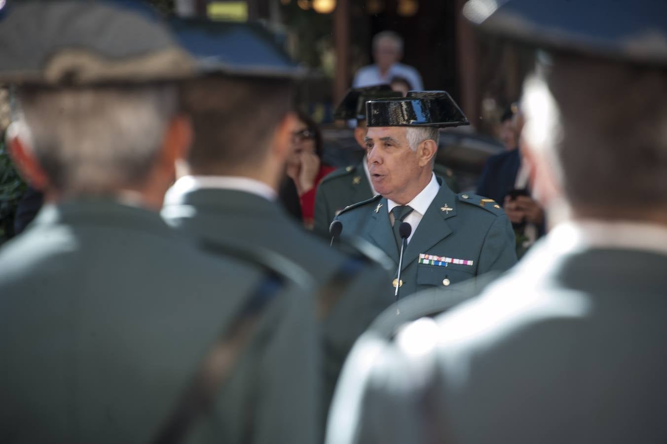 La delegada del Gobierno en Extremadura, Yolanda García Seco ha asistido a los actos de celebración del 175 aniversario de la creación del cuerpo celebrado en Badajoz. La delegada ha subrayado el compromiso moral de los trabajadores reflejado en la llamada «Cartilla de la Guardia Civil», de la que resalta la importancia que en la misma se hace al honor en el ejercicio de sus funciones. García Seco ha explicado que la primera actuación registrada en la historia de la Guardia Civil fue impedir un asalto a la diligencia de Extremadura en Navalcarnero, en septiembre de 1844.