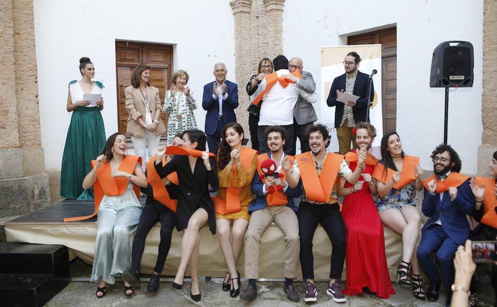 Festín solidario en Cáceres y tarde de gala en la ESAD