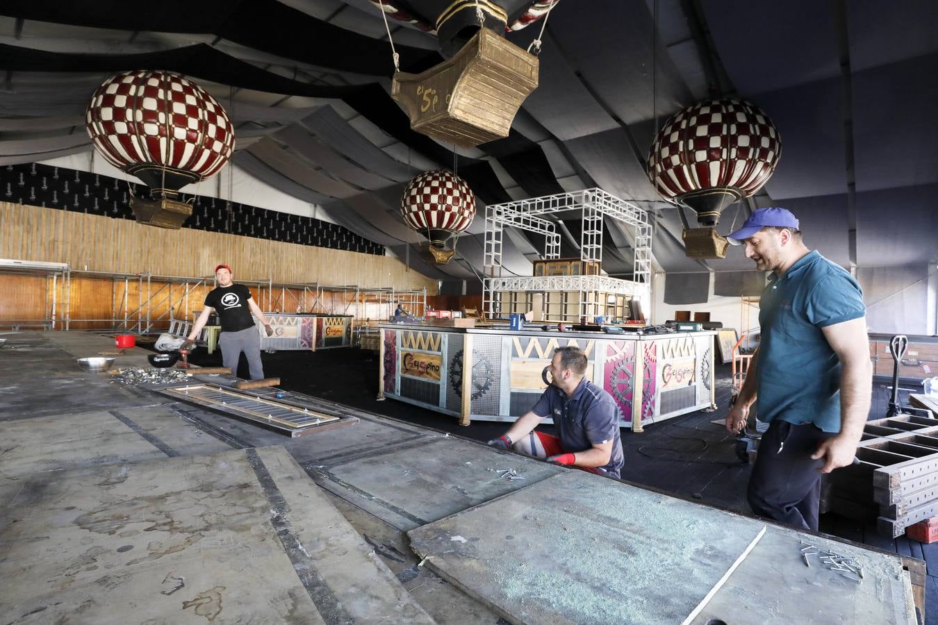 El encendido oficial será el martes 28 y la música de los 'cacharritos' estará incronizada para que suene lo mismo en todo el recinto