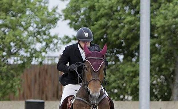 Concurso de saltos y Día del Niño inician la preferia en Cáceres