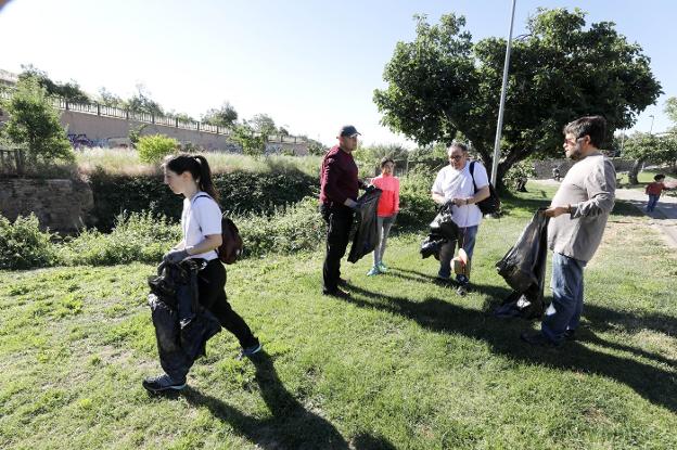 Colectivos verdes y vecinales reivindican mejorar la limpieza en la Montaña de Cáceres