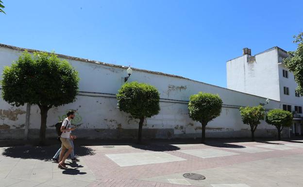 Imagen principal - Convento de las Concepcionistas, solar del antiguo cuartel Hernán Cortés y Solar en la Puerta de la Villa::