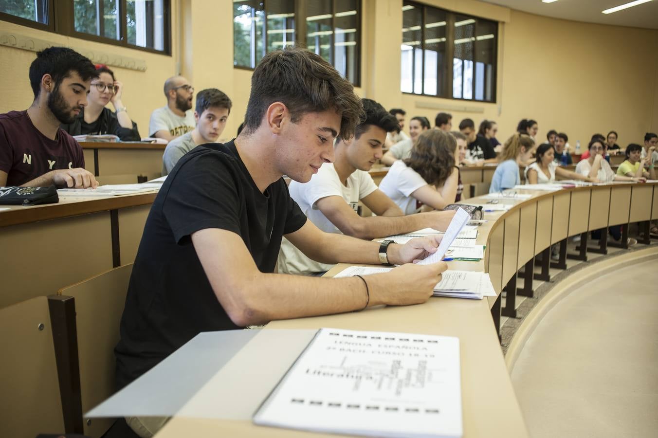 5.107 alumnos se enfrentan a la Selectividad en doce sedes de la región extremeña.