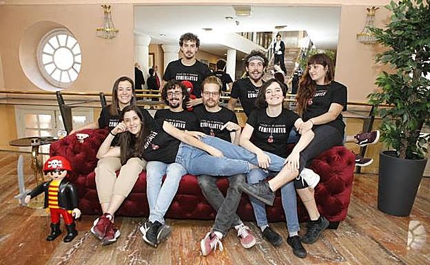 Ocho de los neuve actores de la ESAD que saldrán a escena. 