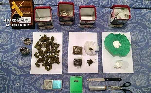 Detenido un vecino de Casas de Don Pedro que vendía droga en su domicilio