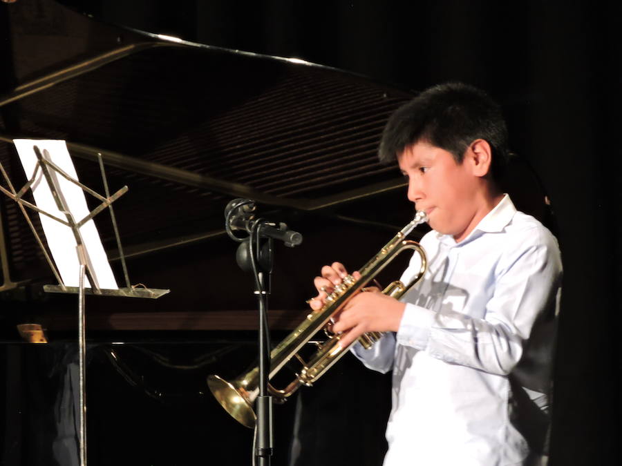 Fotos: 70 Fotos del concierto de fin de curso de la escuela de música de Fregenal