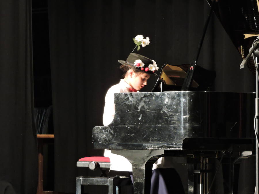 Fotos: 70 Fotos del concierto de fin de curso de la escuela de música de Fregenal