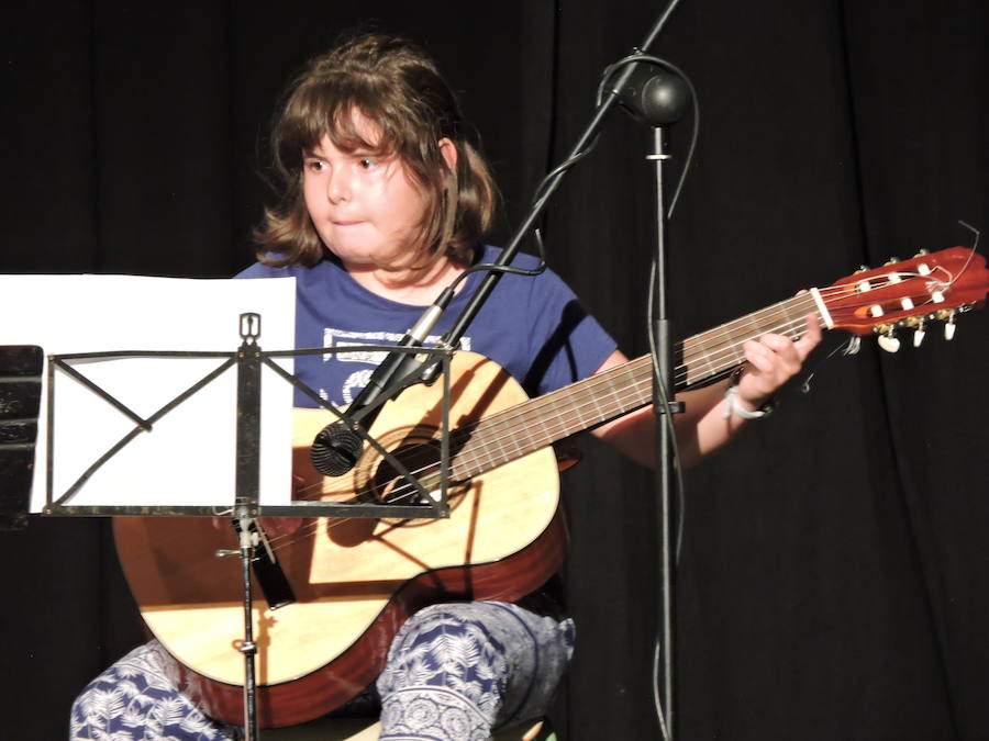 Fotos: 70 Fotos del concierto de fin de curso de la escuela de música de Fregenal