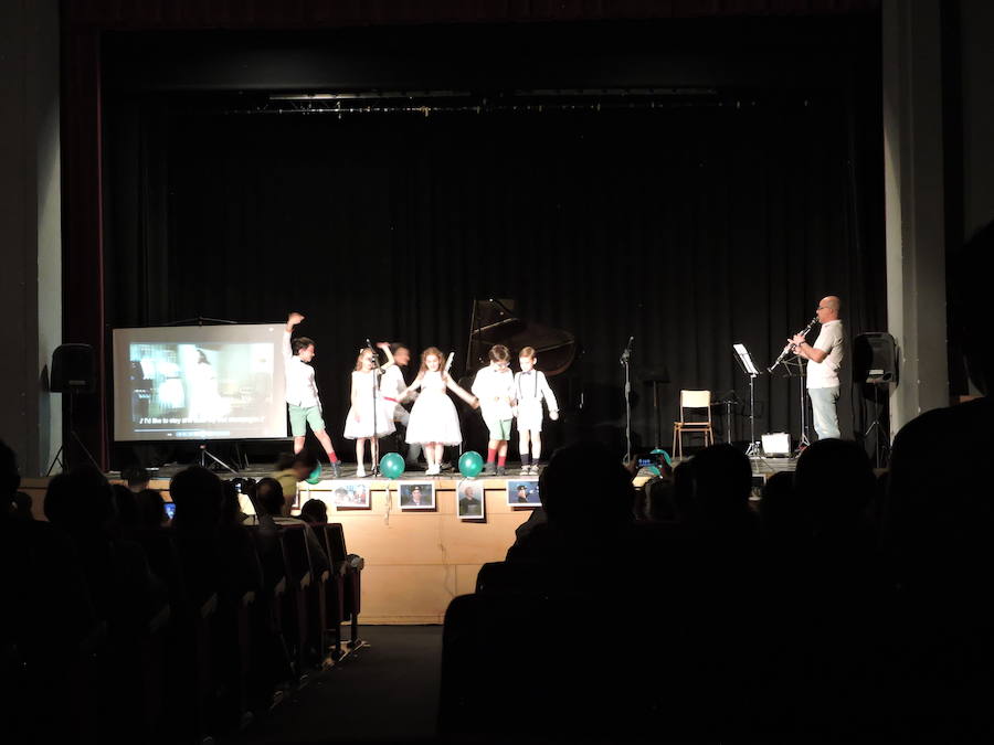 Fotos: 70 Fotos del concierto de fin de curso de la escuela de música de Fregenal