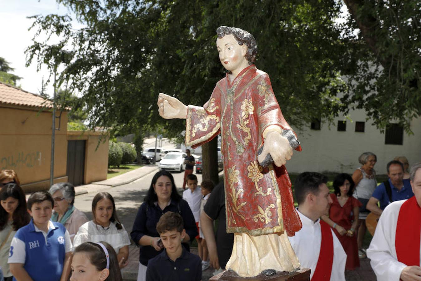 Fotos: Niños procesionan a San Vito mientras su ermita sigue en ruinas