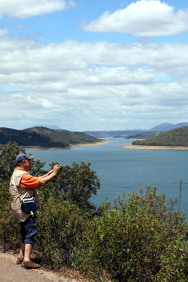 Once pueblos pacenses componen un territorio que goza de una gran variedad de hábitats, que sirven para dar cobijo a diferentes especies de flora y fauna