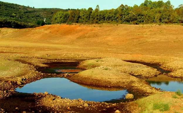 El efecto de las escasas precipitaciones es visible en el embalse de Cijara:: 