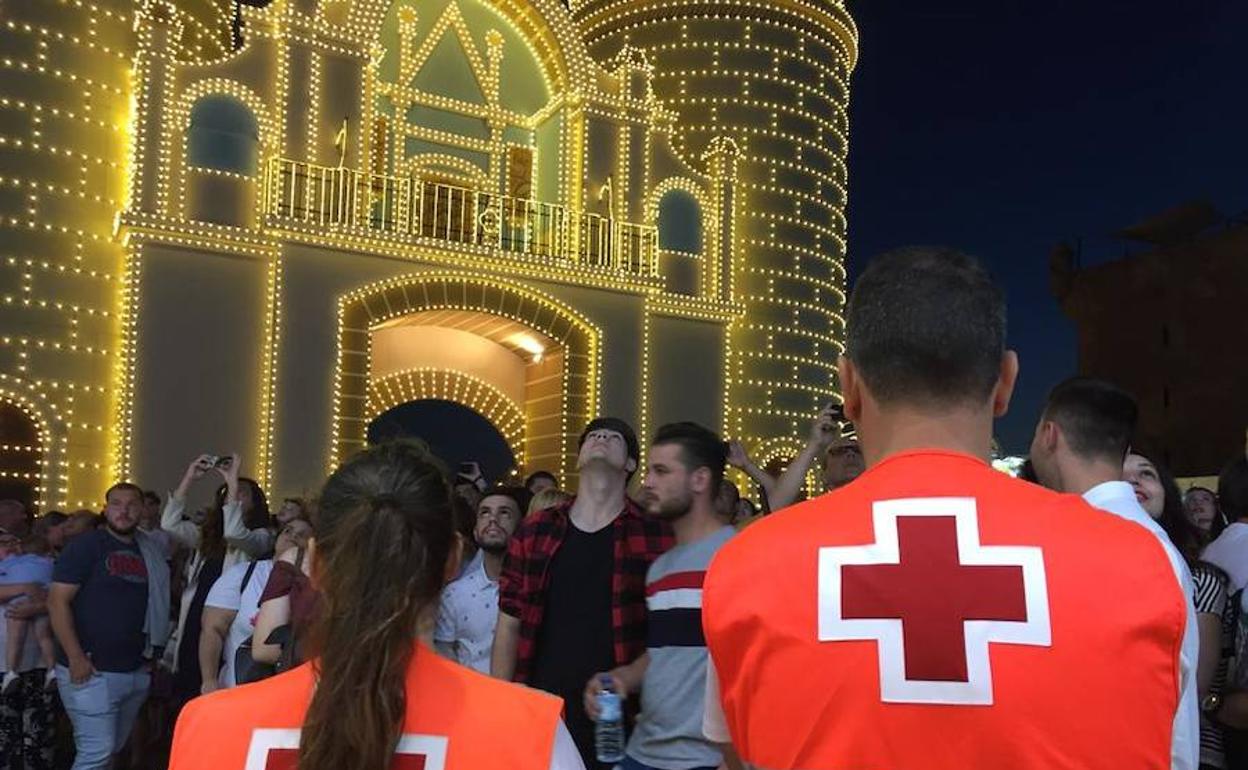 Efectivos de Cruz Roja en la inauguración de la feria.: 